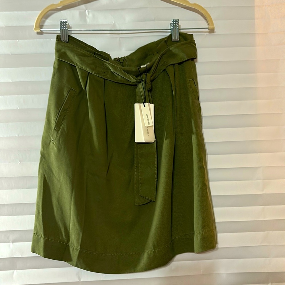 Cute skirt with pockets!